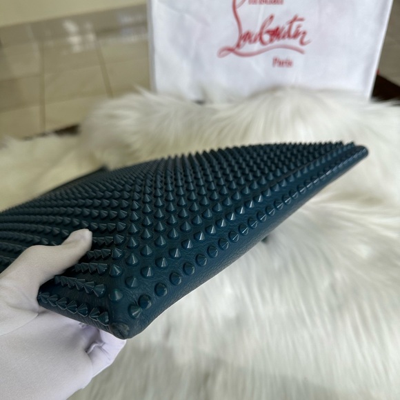 Stunning Clutch - Picture 8 of 17